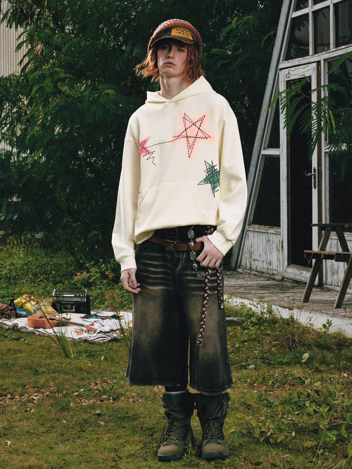Aelfric Eden Graffiti Star Graphic Pullover Hoodie